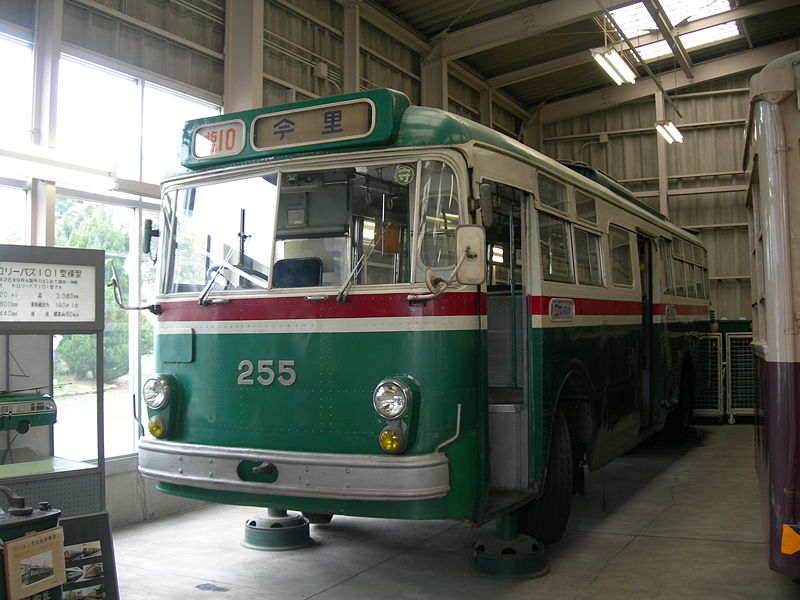 파일:external/upload.wikimedia.org/800px-Osakacity-trolley-bus255.jpg