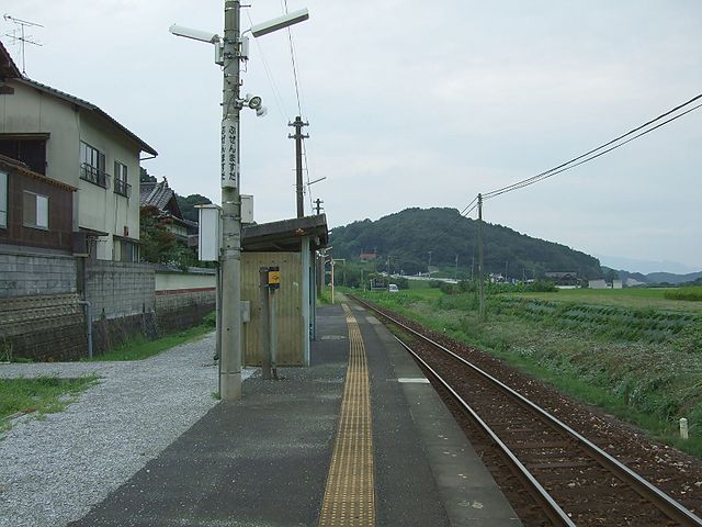 파일:external/upload.wikimedia.org/640px-JRKyushu_Buzenmasuda_Station01.jpg
