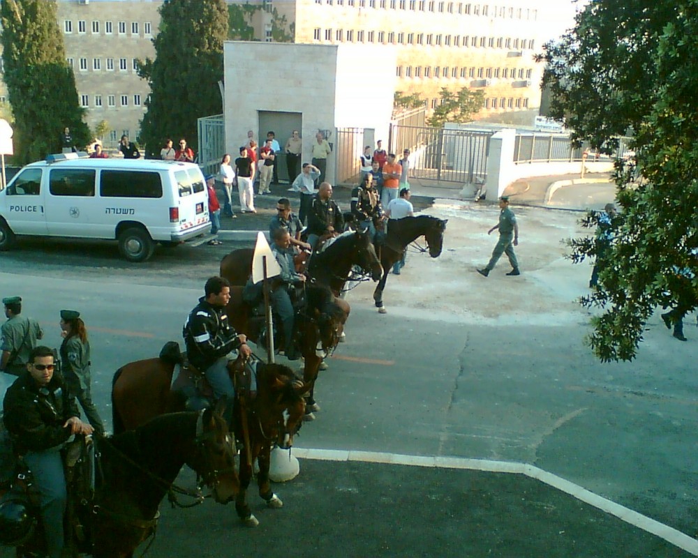 파일:Mounted_police_in_Israel.jpg
