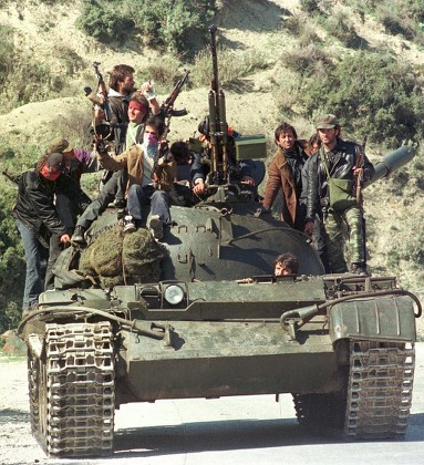 파일:albanian civil war rebel type 59.jpg