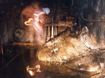 파일:Chernobyl_Elephant's_Foot.jpg
