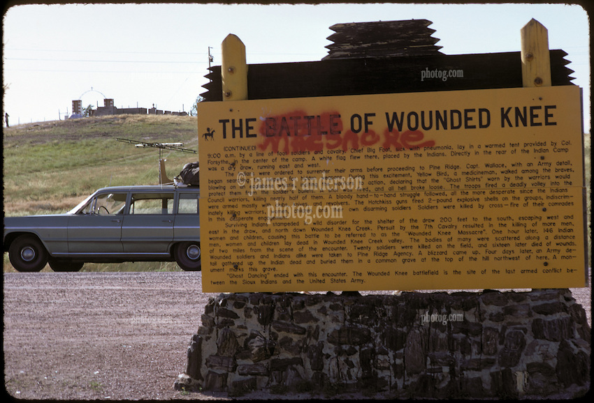 파일:external/cdn.c.photoshelter.com/19730711-C09-17-Massacre-Wounded-Knee-South-Dakota.jpg