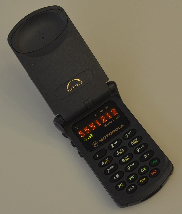 파일:First_Generation_Motorola_StarTAC_cellular_phone-1.jpg