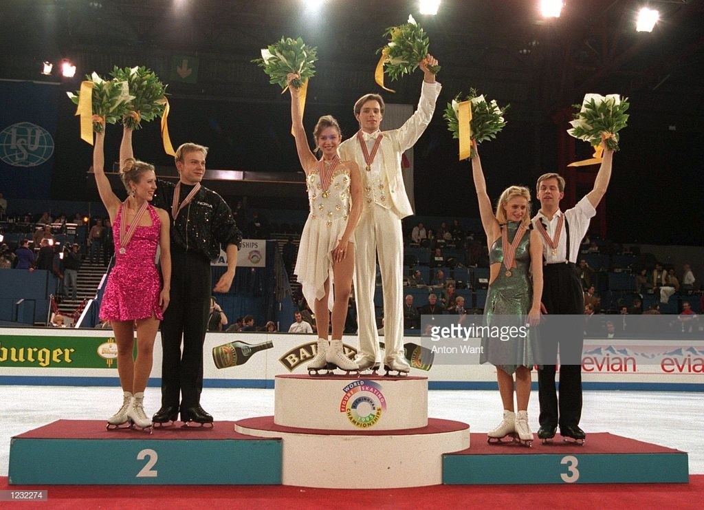 파일:1995 세계선수권 아이스댄스 포디움.jpg