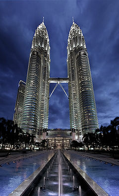 파일:external/upload.wikimedia.org/240px-Petronas_Panorama_II.jpg