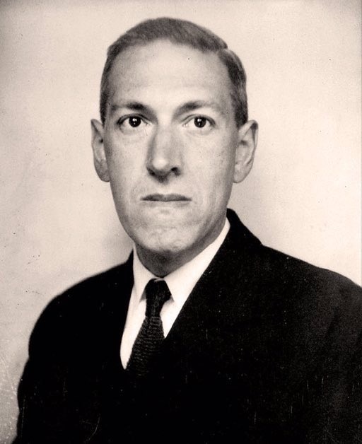 파일:H._P._Lovecraft,_June_1934.jpg