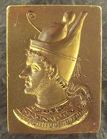 파일:external/upload.wikimedia.org/220px-Ring_with_engraved_portrait_of_Ptolemy_VI_Philometor_%283rd%E2%80%932nd_century_BCE%29_-_2009.jpg