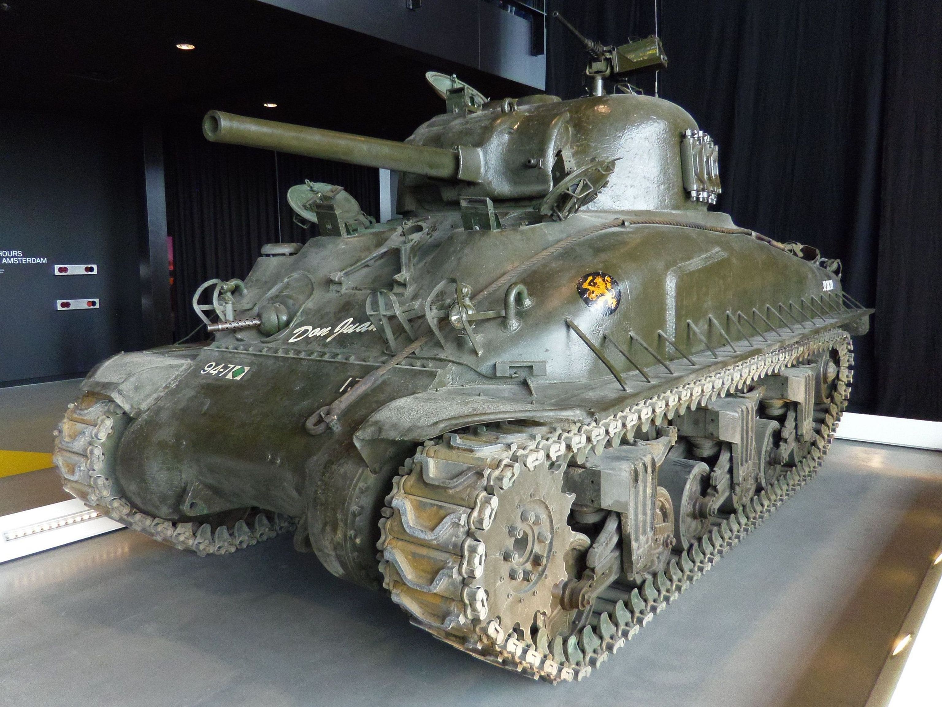 파일:M4A1E9_at_Dutch_nationaal_millitair_museum.jpg