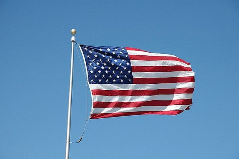 파일:800px-PBBP_American_Flag_20220201_211045.jpg