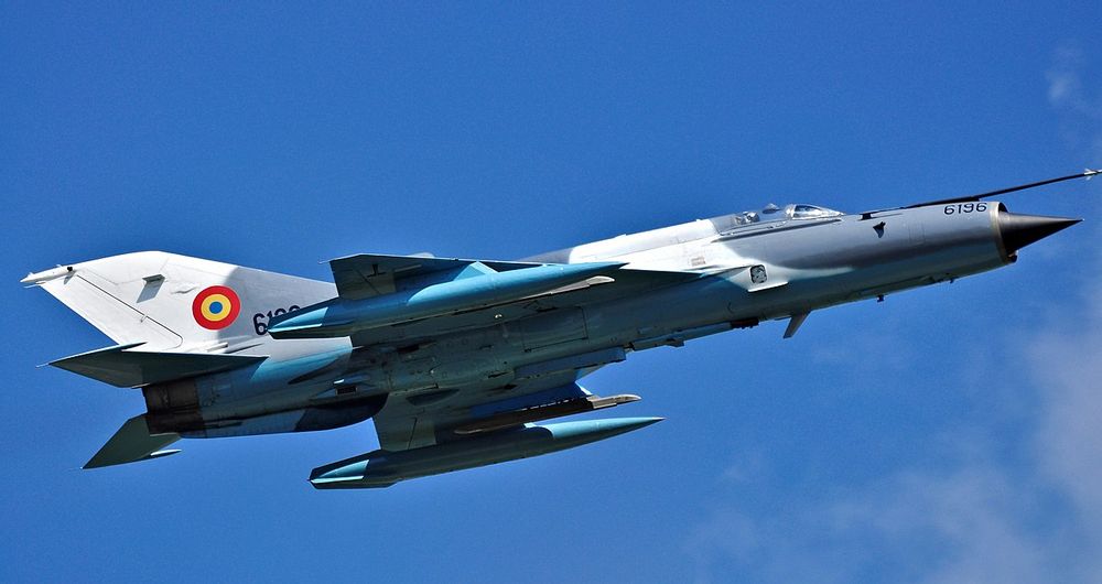 이미지:MiG-21_LanceR_in_flight.jpg