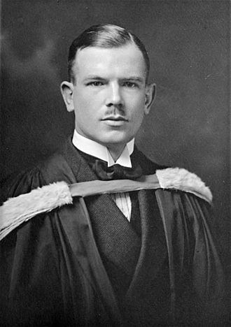 파일:external/upload.wikimedia.org/330px-Norman_Bethune_graduation_1922.jpg