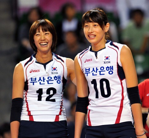 파일:한송이와 김연경 (2011).jpg