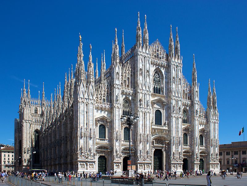 파일:external/upload.wikimedia.org/800px-Milan_Cathedral_from_Piazza_del_Duomo.jpg