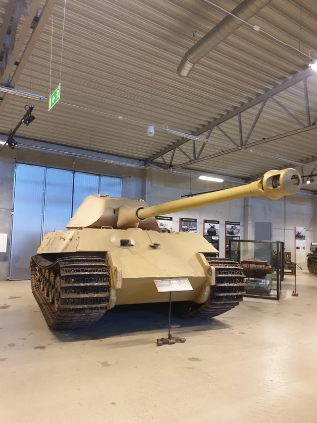 파일:Arsenalen_Tank_Museum_Tiger_II.webp