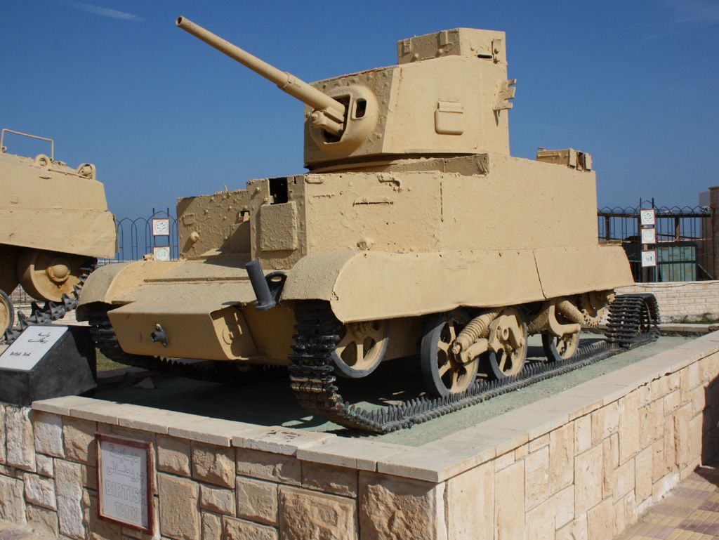 파일:El Alamein War Museum Universal Carrier with Stuart light tank turret.jpg