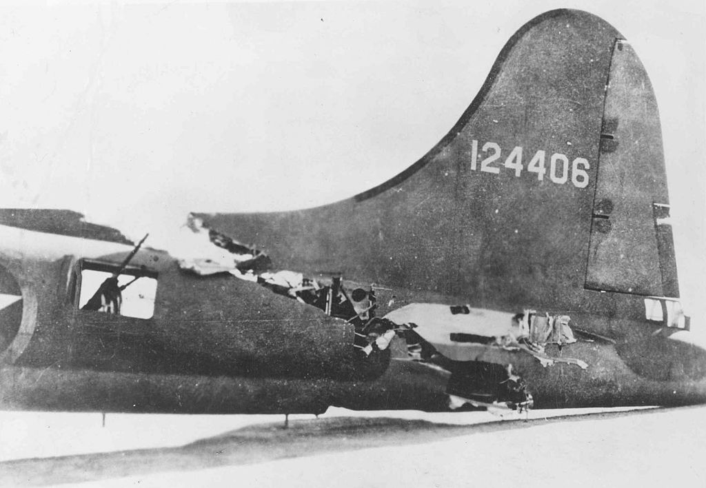 파일:B-17_All-American.jpg