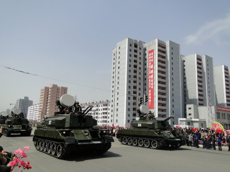 파일:external/s12.postimg.org/Pyongyang_Military_Parade17.jpg