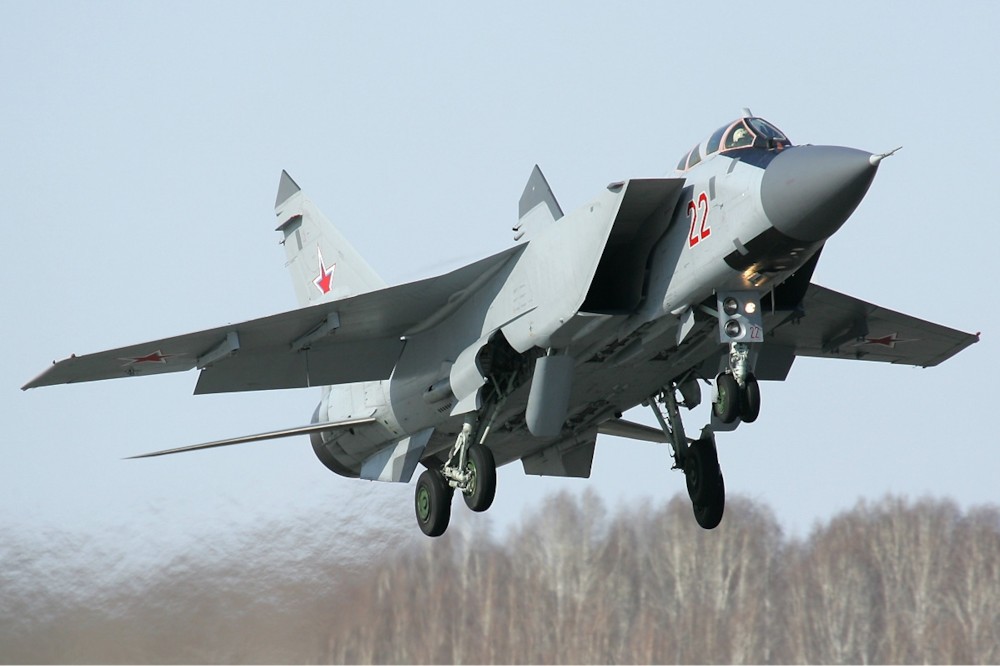 파일:external/upload.wikimedia.org/Russian_Air_Force_Mikoyan-Gurevich_MiG-31BM_Pichugin-1.jpg