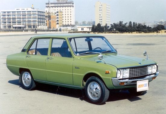 파일:kia-motors-brisa-four-door-sedan-1974.jpg