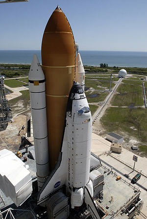 파일:external/upload.wikimedia.org/300px-STS-127_Launch_Pad_39A.jpg