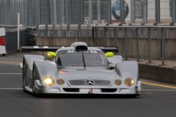 파일:Mercedes-Benz_CLR_front_2009_Nurburgring.jpg