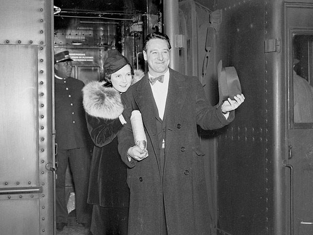 파일:After agreeing to terms with the Yankees, Gehrig and his wife depart for training camp in St. Petersburg in March 1937.jpg