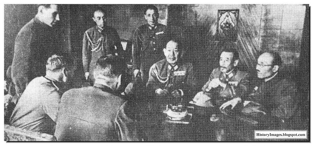 파일:external/4.bp.blogspot.com/soviet-generals-interrogate-japanese-officers-1945-war.jpg