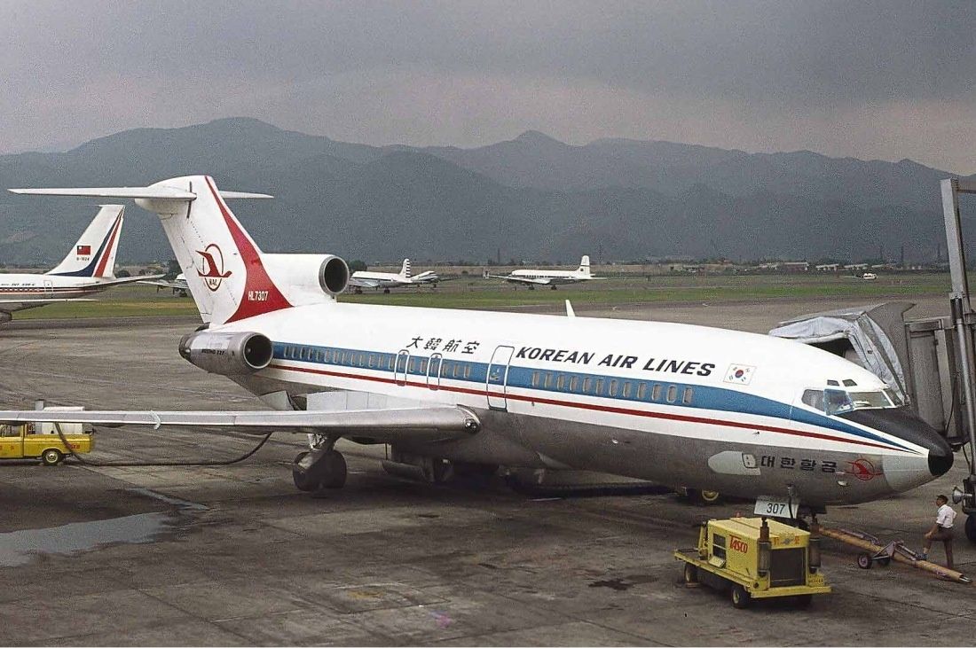 파일:Korean_Air_Lines_Boeing_727-46_Green-1.jpg