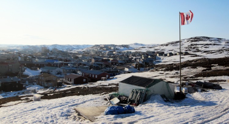 파일:external/upload.wikimedia.org/Iqaluit_from_Joamie_Hill.jpg