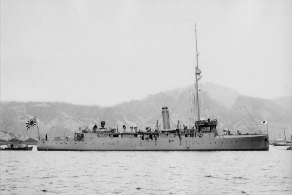 파일:external/upload.wikimedia.org/IJN_gunboat_UJI%28I%29_in_1903.jpg
