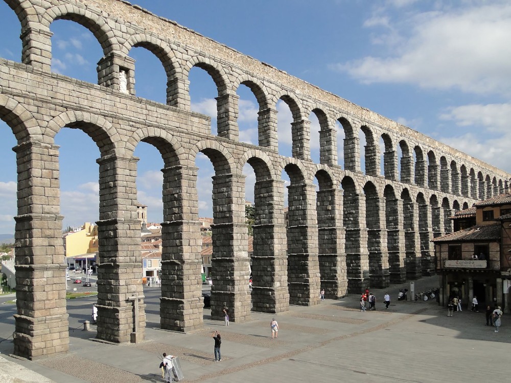 파일:1280px-Aqueduct_of_Segovia_08.jpg