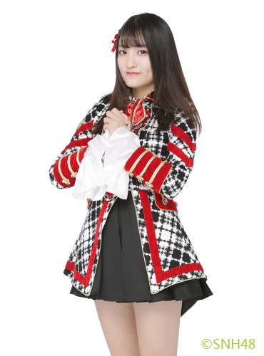 파일:SNH48 2017년 12월 펑샤오페이 전신사진 2.jpg