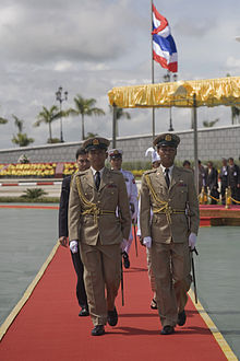 파일:external/upload.wikimedia.org/220px-Burmese_Defence_Services_personnel%2C_Naypyidaw.jpg