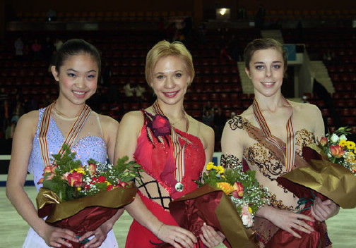 파일:2009 주니어 세계선수권 여자싱글 포디움.jpg