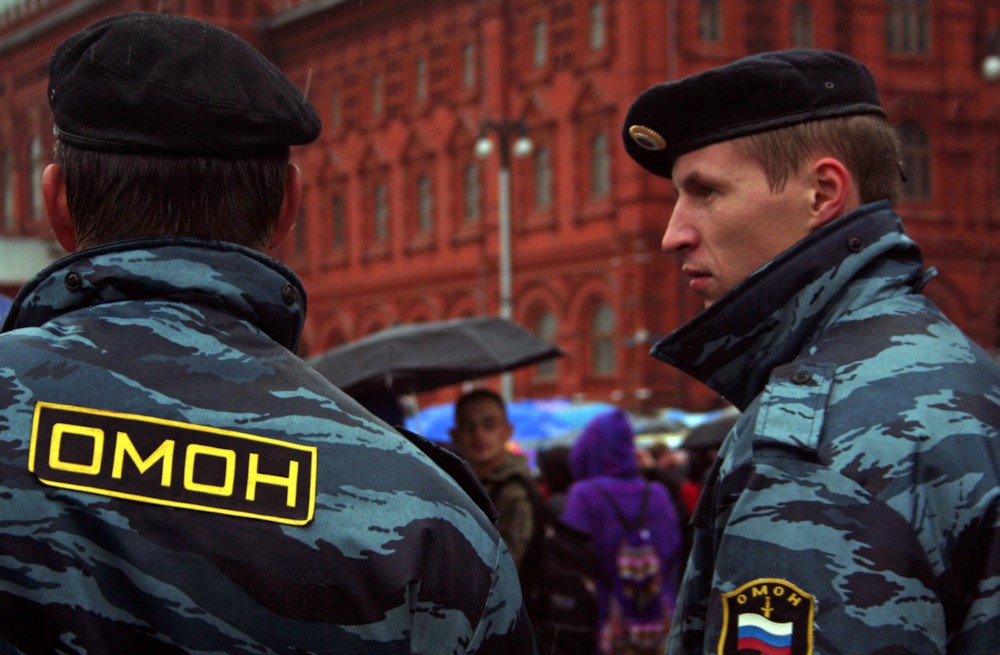 파일:1280px-OMON_soldiers_in_Red_Square,_Moscow.jpg