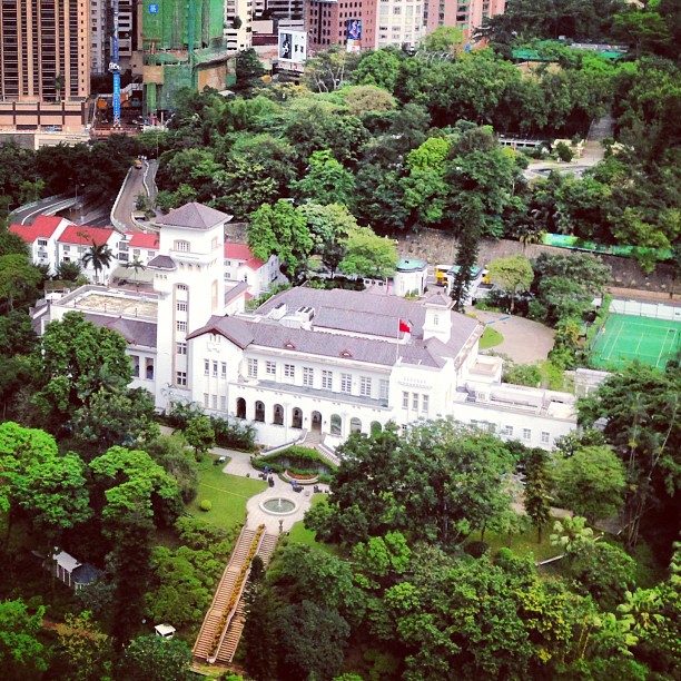 파일:external/hongkongthrumyeyes.com/Aerial-view-of-Government-House-in-central.-hongkong-hk-hkig.jpg