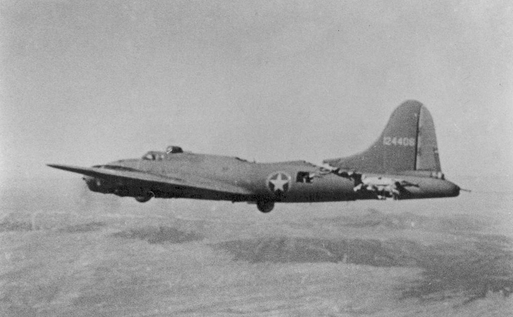 파일:B-17_All-American-1.jpg