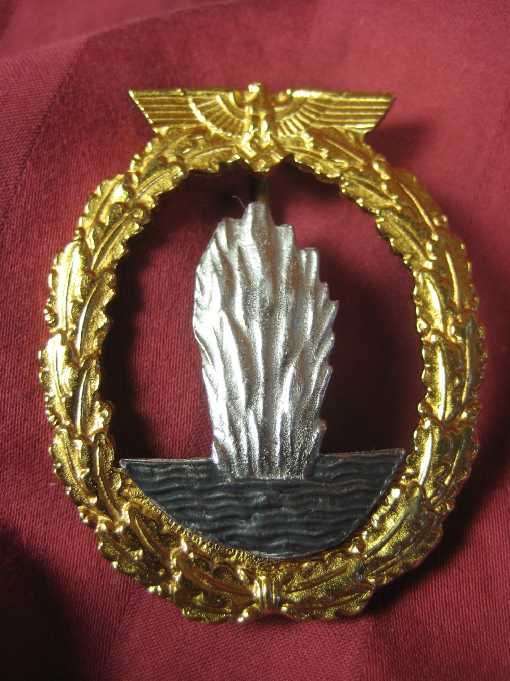 파일:external/thirdreichshop.com/Kriegsmarine-medals-083.jpg