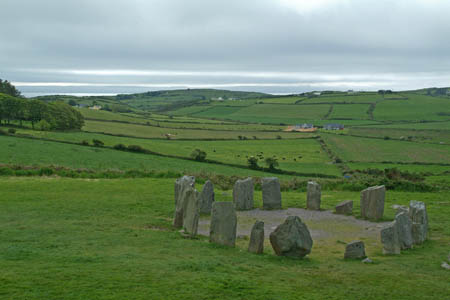 파일:Drombeg Irish Stone Circle.jpg