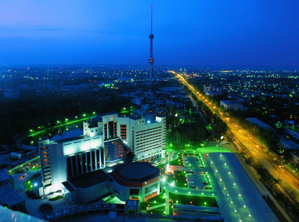 파일:external/www.metrotashkent.narod.ru/VDNH_sumerki.jpg
