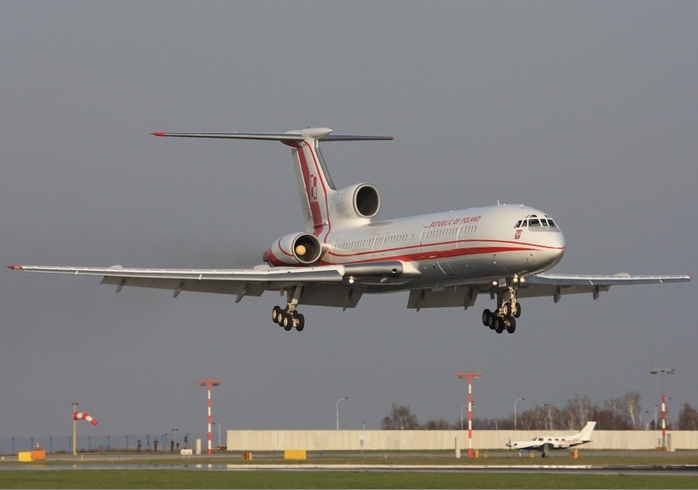 파일:external/upload.wikimedia.org/Polish_Air_Force_Tupolev_Tu-154M_Lebeda.jpg