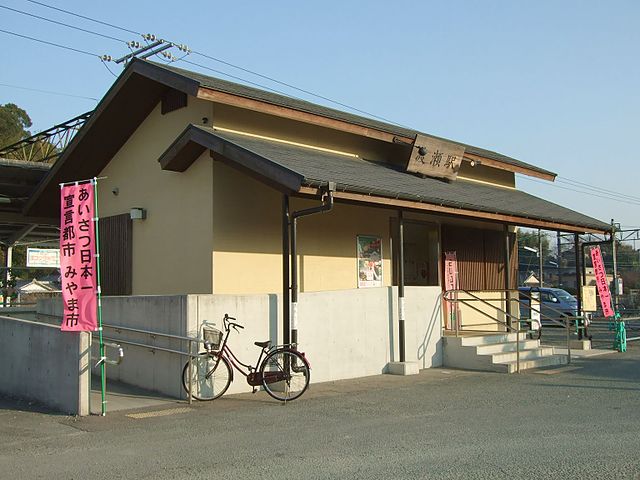 파일:external/upload.wikimedia.org/640px-JRKyushu_Wataze_Station01.jpg