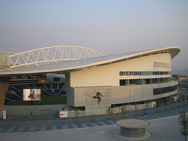 파일:external/upload.wikimedia.org/600px-Estadio_do_Dragao_20050805.jpg