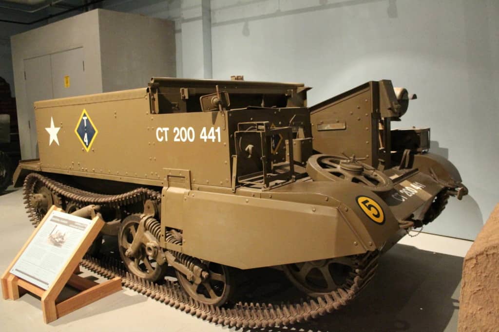 파일:Royal_Canadian_Artillery_Museum_Universal_Carrier.jpg
