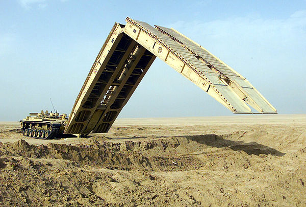 파일:external/upload.wikimedia.org/600px-M60A1_Armored_Vehicle_Landing_Bridge.jpg
