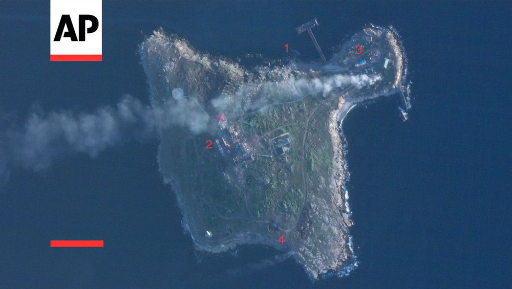 파일:5월 10일 즈미이니 섬 위성 사진.jpg