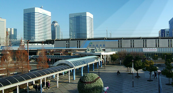 파일:external/upload.wikimedia.org/600px-JREast-Kaihin-makuhari-station.jpg