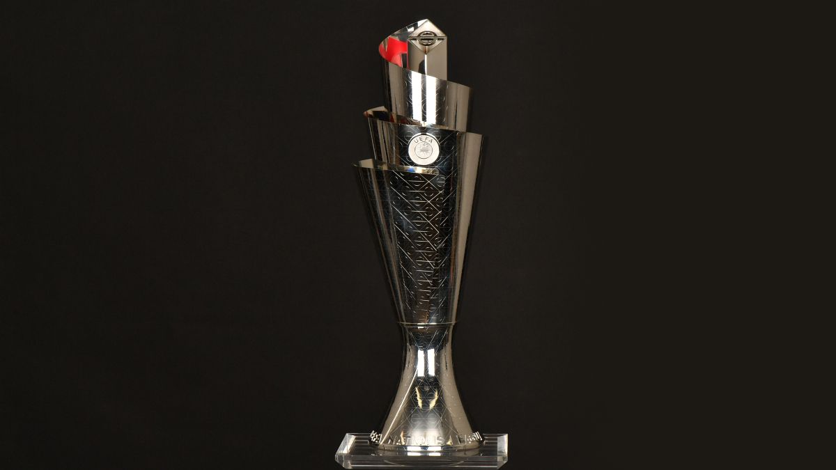 파일:UEFA_Nations_League_Trophy.jpg