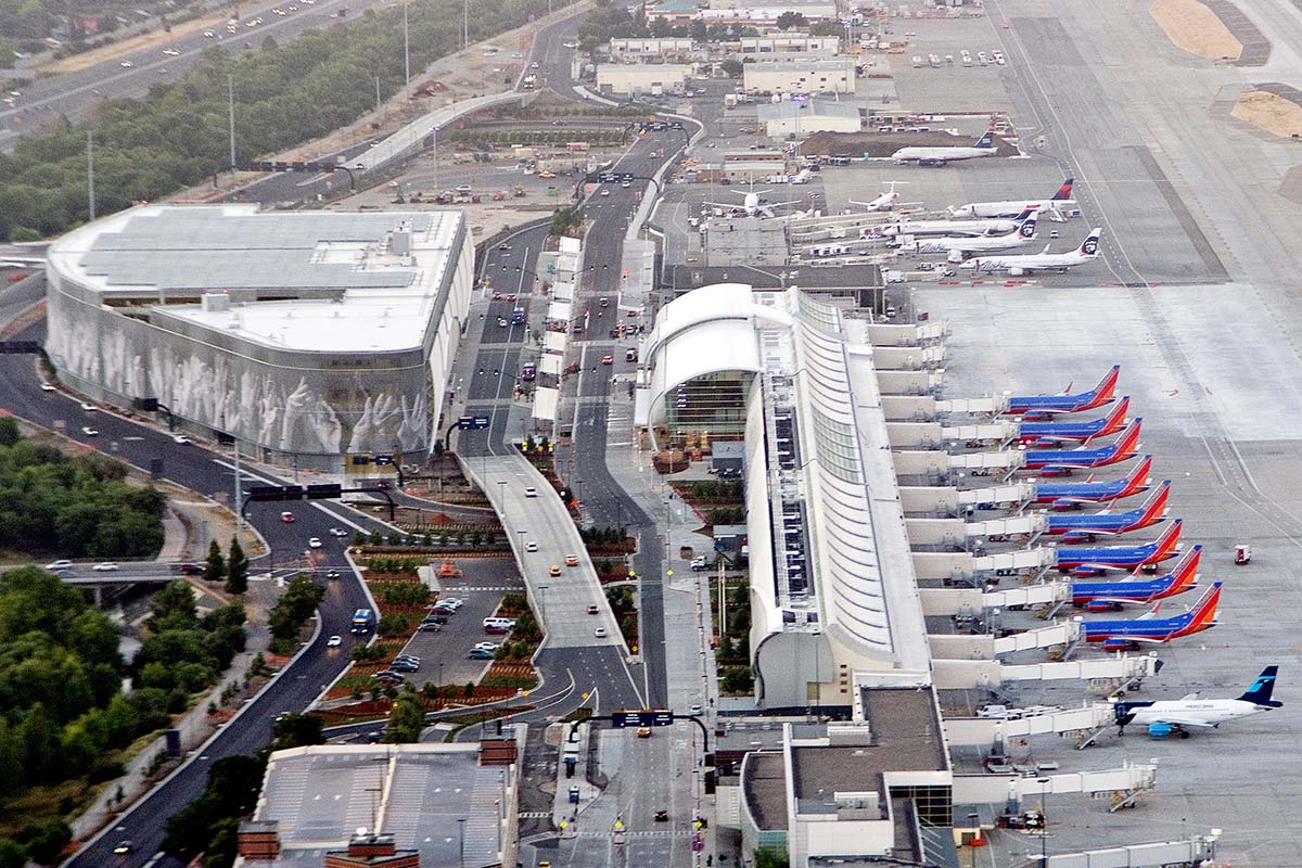 파일:SJC airport terminal.jpg