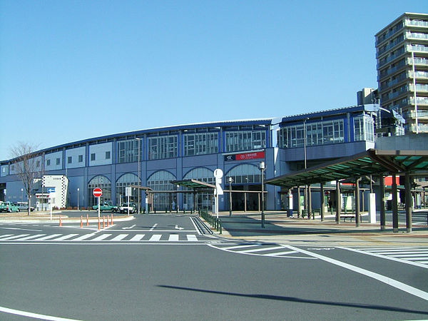 파일:external/upload.wikimedia.org/600px-Tsukuba-express-09-Misato-chuo-station.jpg